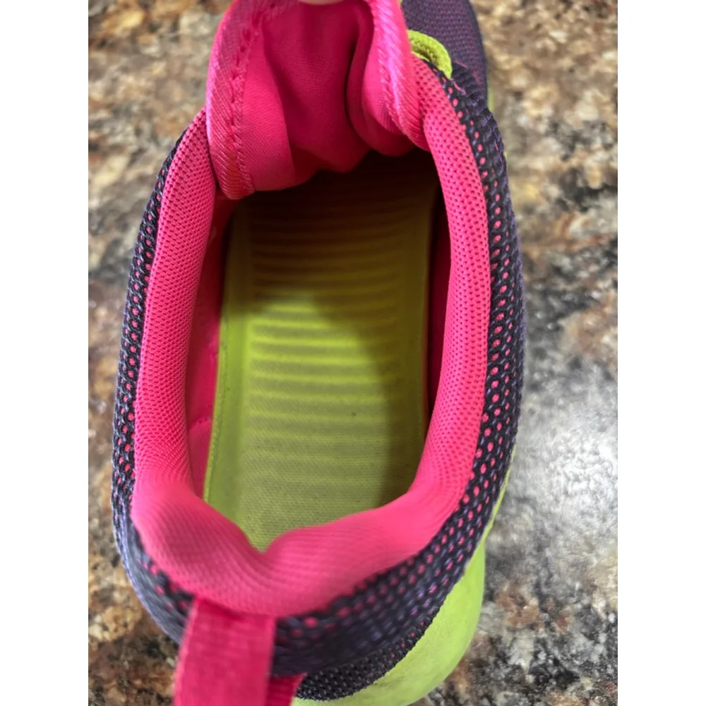 Nike Roshe One Women’s Sneakers